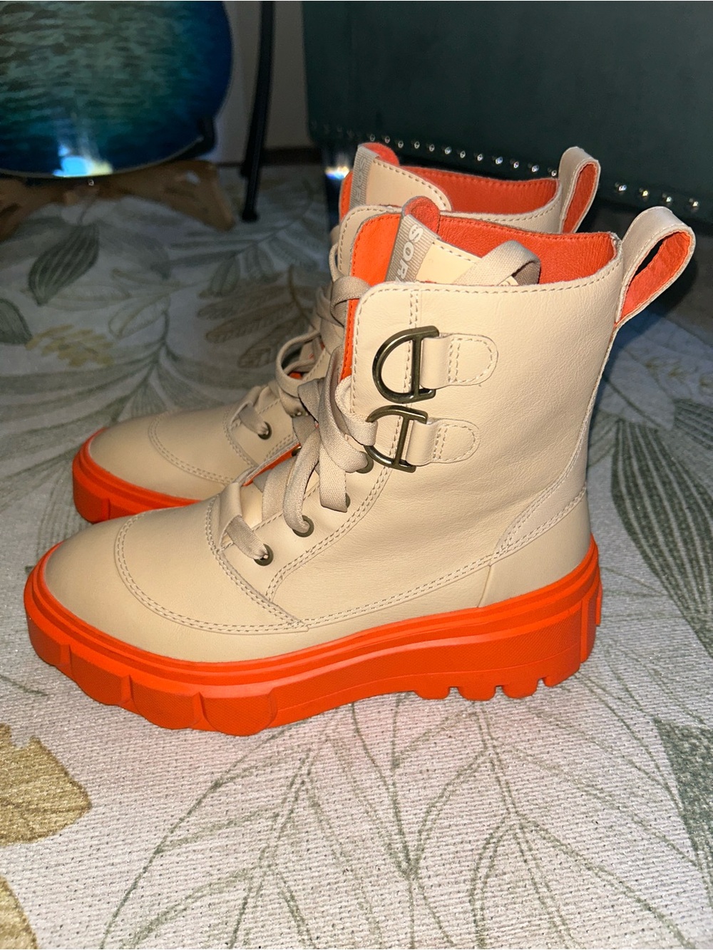 Sorel (NWOT) Women's Beige Waterproof Combat Boots with Bright Chunky Orange Sol - Picture 4 of 10